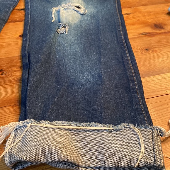 Wrangler Distressed Jeans - Picture 6 of 7